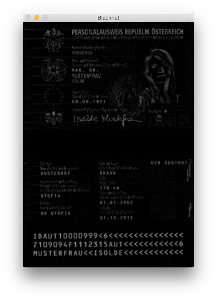  Figure 2: L'application de l'opérateur morphologique blackhat révèle le texte MRZ noir sur le fond de passeport clair.